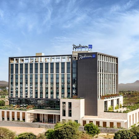 Radisson Blu Hotel & Spa, Nashik Ngoại thất bức ảnh
