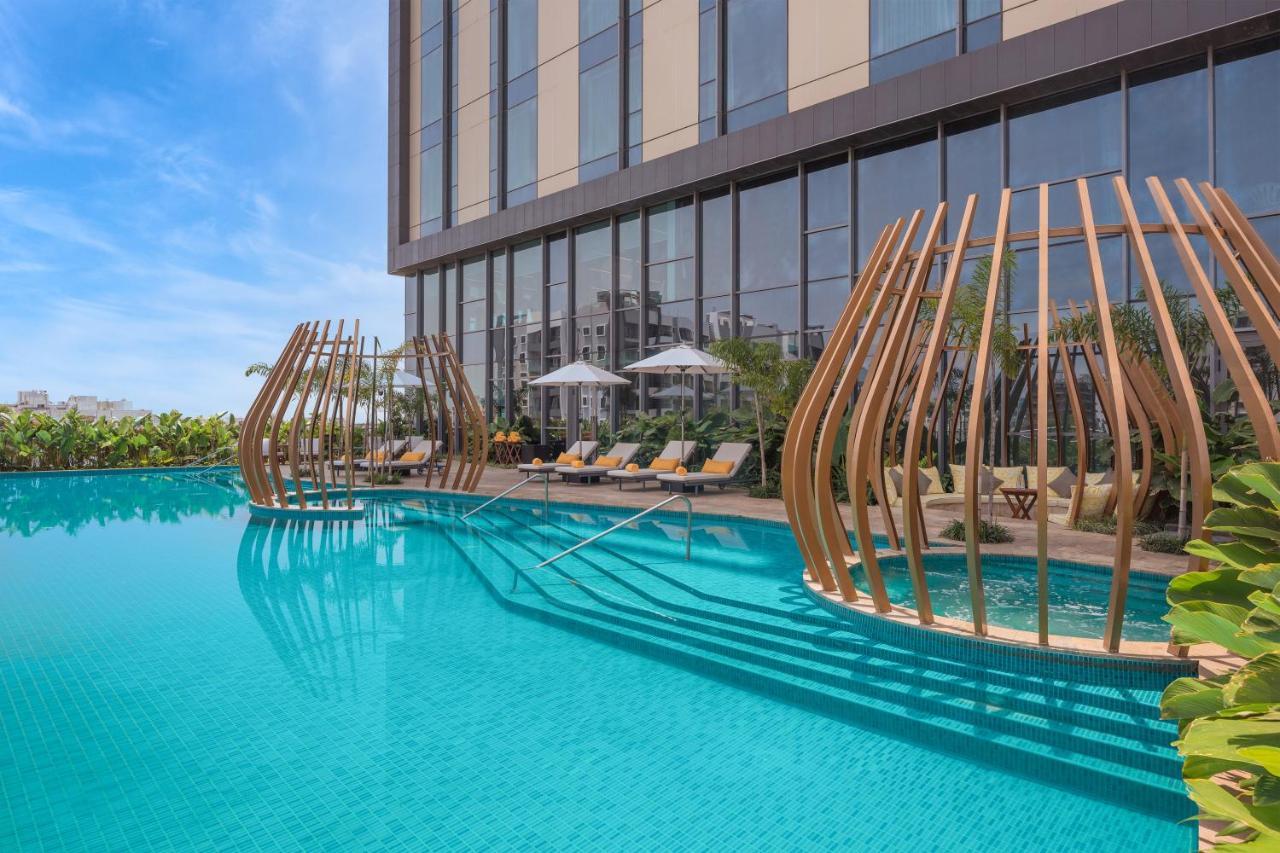 Radisson Blu Hotel & Spa, Nashik Ngoại thất bức ảnh