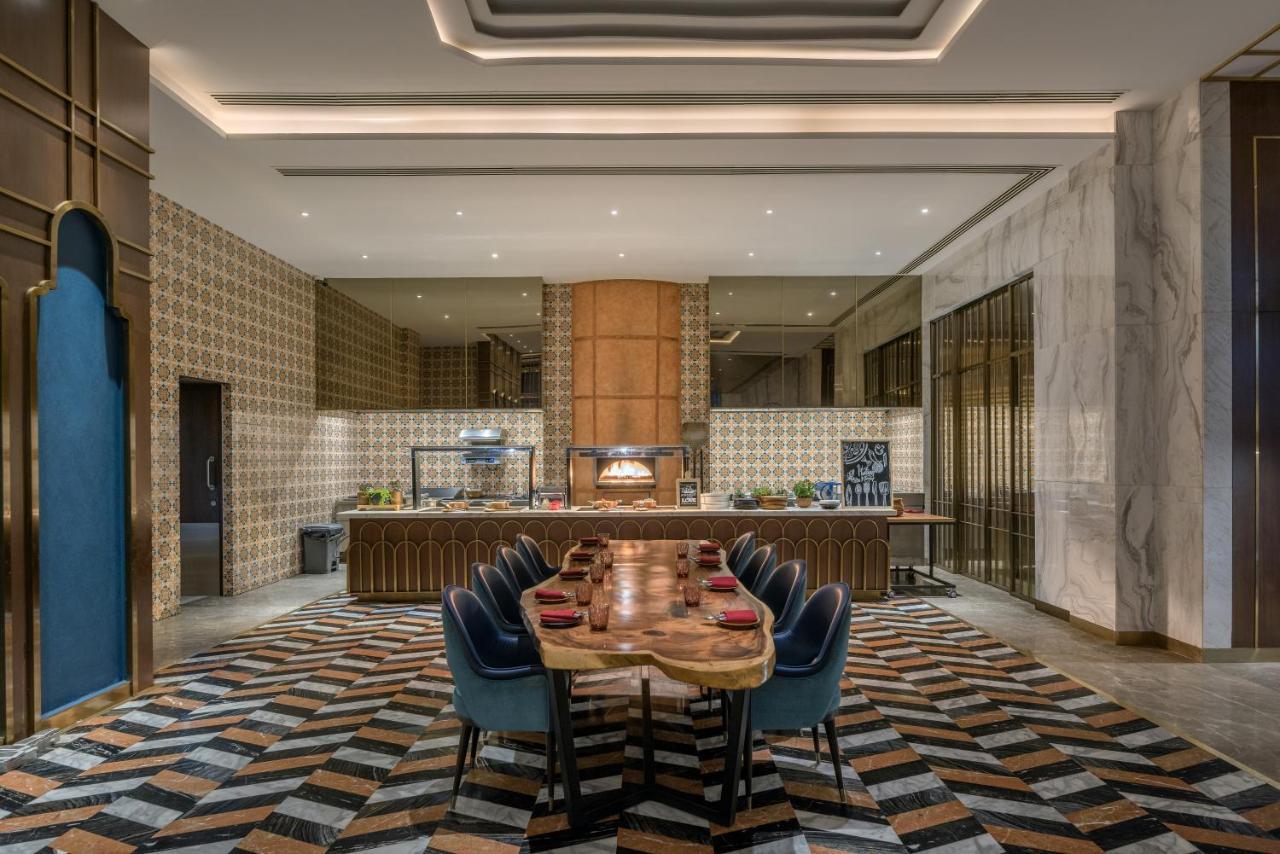 Radisson Blu Hotel & Spa, Nashik Ngoại thất bức ảnh