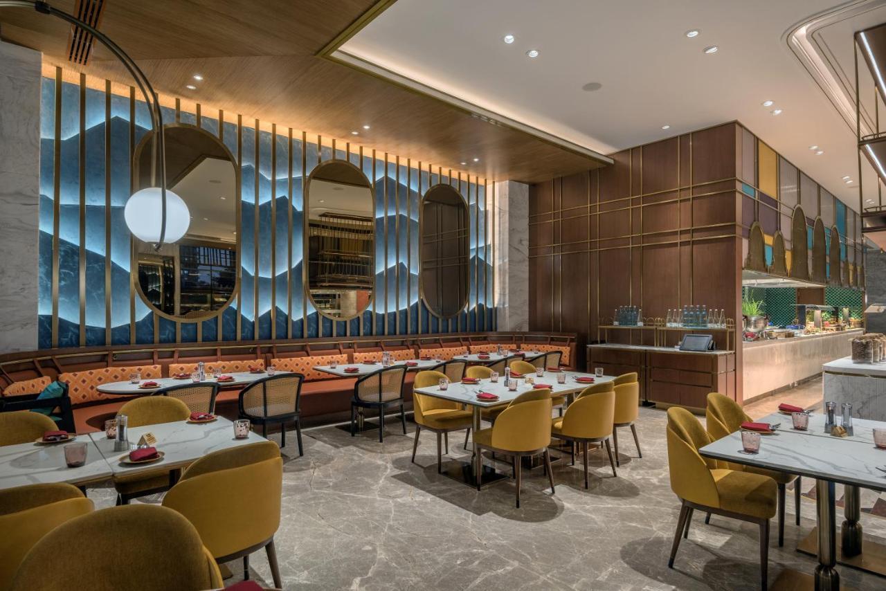 Radisson Blu Hotel & Spa, Nashik Ngoại thất bức ảnh