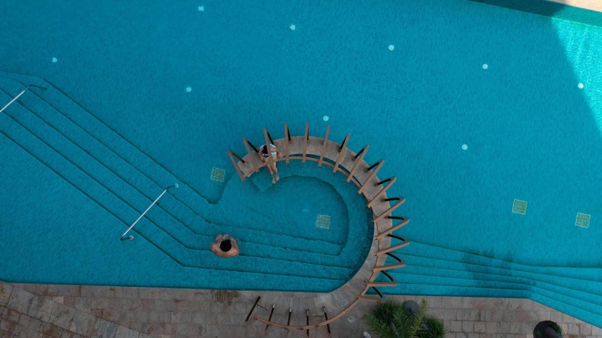 Radisson Blu Hotel & Spa, Nashik Ngoại thất bức ảnh